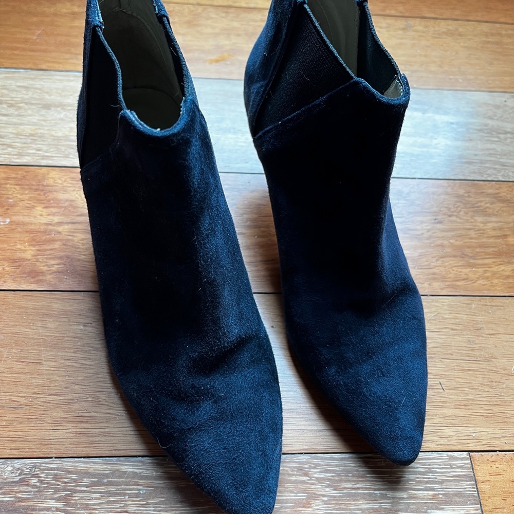 Hobbs UK midnight blue booties. Made in Italy.